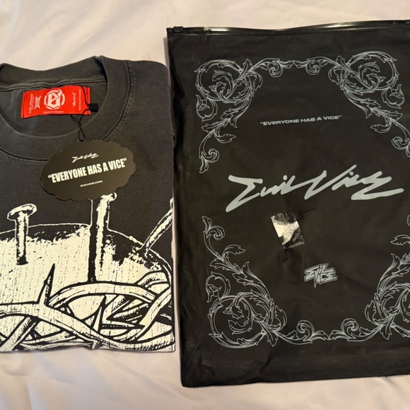 *Rare* Evil Vice Exclusive Red Tag ‘Beware’ Tee size Medium - Picture 6 of 7